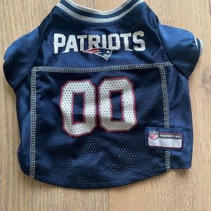 Patriots jersey size small for pets